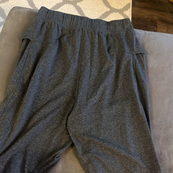 Lululemon For The People yoga shorts - Picture 4 of 4